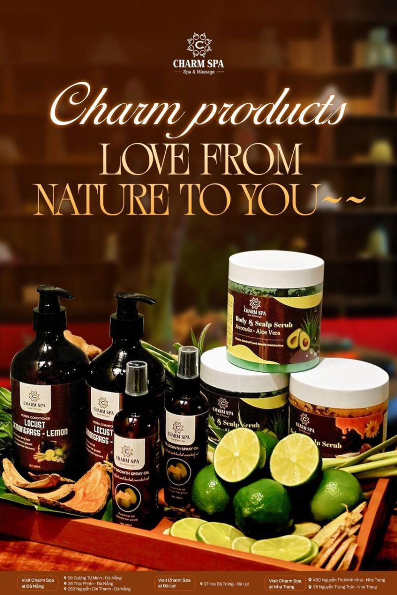 Hình ảnh người phụ nữ đang thư giãn tại spa gội đầu dưỡng sinh ở Đà Lạt, với mái tóc được chăm sóc kỹ lưỡng.